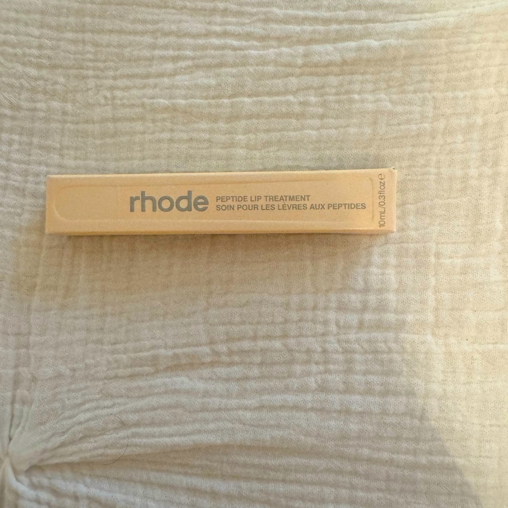Rhode peptide lip treatment by Hailey Bieber
